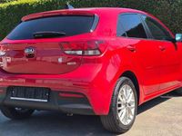 Second-hand Kia Stonic 101 CP (74 kW) 2019 Roșu SUV