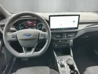 Używany Ford Focus ST-Line 116 KM (85 kW) 2025 Srebrny Sedan/Limuzyna
