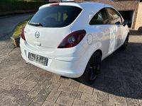 Gebraucht Opel Corsa Color Edition 101 PS (74 kW) 2012 Weiß Kleinwagen