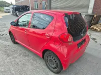 Gebraucht Toyota Aygo 68 PS (50 kW) 2007 Rot Kleinwagen