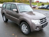 gebraucht Mitsubishi Pajero 3.2 DI-D Invite [1. Hand/7 Sitze/AHK]