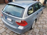 Gebraucht BMW 320 150 PS (110 kW) 2006 Grau Kombi