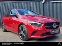 Gebraucht Mercedes B250 163 PS (119 kW) 2024 Manufaktur lack manufaktur patagonienrot (metallic) Kleinwagen