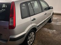 Gebraucht Ford Fusion Ambiente 68 PS (50 kW) 2004 Silber Kleinwagen