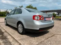 Gebraucht VW Jetta 102 PS (75 kW) 2005 Silber Limousine