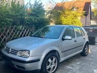 Second-hand VW Golf IV Edition 75 CP (55 kW) 2000 Argintiu Berlinǎ