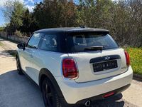 Second-hand Mini Cooper D 116 CP (85 kW) 2017 Alb Hatchback