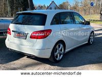 Gebraucht Mercedes B180 AMG line 109 PS (80 kW) 2014 Weiß Van / Kleinbus