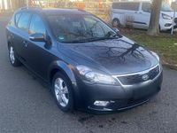 Usado Kia Ceed 128 HP (94 kW) 2011 Cinzento Citadino