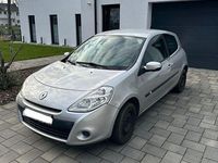 Gebraucht Renault Clio II 75 PS (55 kW) 2010 Silber Limousine