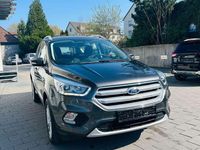 Gebraucht Ford Kuga Cool & Connect 150 PS (110 kW) 2019 Grau SUV