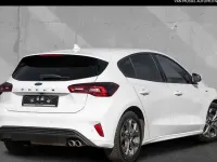Gebraucht Ford Focus ST-Line X 116 PS (85 kW) 2024 Frozen white uni Limousine
