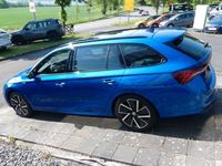 Gebraucht Skoda Octavia SportLine 150 PS (110 kW) 2024 Blau Kombi