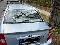 Gebraucht Kia Cerato 105 PS (77 kW) 2005 Silber Kleinwagen