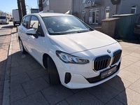 Gebraucht BMW 218 Active Tourer Performance 150 PS (110 kW) 2022 Weiß Van / Kleinbus