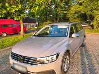 Gebraucht VW Passat 122 PS (89 kW) 2023 Grau Kombi