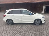 Gebraucht Mercedes B250e 131 kW (179 PS) 2016 Weiß Van / Kleinbus