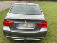 Gebraucht BMW 320 Lifestyle 184 PS (135 kW) 2011 Grau Limousine