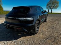 Gebraucht Porsche Macan 265 PS (194 kW) 2021 Schwarz SUV