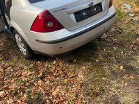Gebraucht Ford Mondeo 110 PS (80 kW) 2001 Grau Kombi