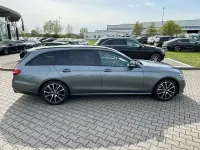 Gebraucht Mercedes E200 Avantgarde 197 PS (144 kW) 2023 Lack selenitgrau Kombi