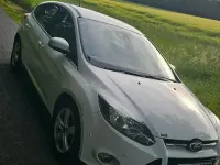Gebraucht Ford Focus 125 PS (91 kW) 2014 Weiß Limousine