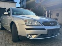 Gebraucht Ford Mondeo Ghia 110 PS (80 kW) 2003 Silber Limousine