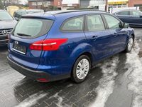 Gebraucht Ford Focus Business Edition 120 PS (88 kW) 2015 Blau Limousine