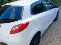Gebraucht Mazda 2 Sendo 84 PS (61 kW) 2014 Weiß Limousine