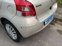 Gebraucht Daihatsu Charade 99 PS (72 kW) 2012 Gelb Limousine