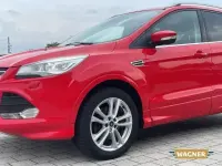 Gebraucht Ford Kuga Individual 163 PS (119 kW) 2014 Rot SUV