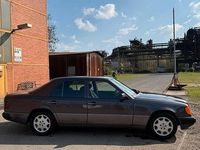 Second-hand Mercedes E250 94 CP (69 kW) 1991 Andere farben Berlinǎ