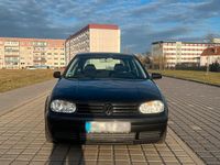 Gebraucht VW Golf IV 75 PS (55 kW) 2003 Schwarz Kleinwagen