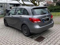 Gebraucht Mercedes B180 Sport Edition 109 PS (80 kW) 2017 Grau Kleinwagen
