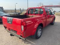Gebraucht Nissan Navara XE 190 PS (139 kW) 2011 Rot Pickup