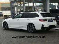 Gebraucht BMW 330e Performance 292 PS (214 kW) 2024 Alpinweiã 3 Kombi