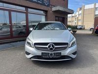 Gebraucht Mercedes A180 122 PS (89 kW) 2015 Polarsilber Limousine