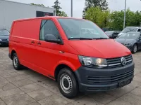 Gebraucht VW Transporter 102 PS (75 kW) 2017 Rot Van