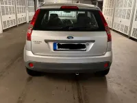 Usata Ford Fiesta 70 CV (51 kW) 2006 Argento Utilitaria
