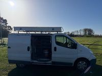 Gebraucht Renault Trafic 114 PS (83 kW) 2013 Weiß Van / Kleinbus