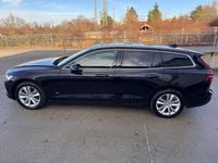 Gebraucht Volvo V60 Momentum 197 PS (144 kW) 2021 Schwarz Kombi