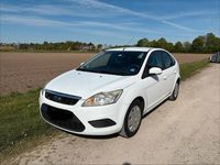 Usata Ford Focus 100 CV (73 kW) 2008 Bianco Utilitaria