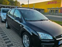 Gebraucht Ford Focus Ghia 116 PS (85 kW) 2004 Schwarz Limousine
