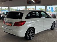 Gebraucht Mercedes B200 156 PS (114 kW) 2012 Weiß Van / Kleinbus