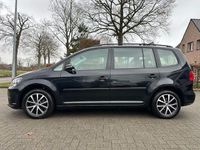 Gebraucht VW Touran Trendline 105 PS (77 kW) 2014 Schwarz Van / Kleinbus