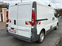 Gebraucht Opel Vivaro 90 PS (66 kW) 2006 Weiß Van / Kleinbus