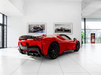 Gebraucht Ferrari SF90 780 PS (573 kW) 2023 Rot Cabrio