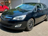 Gebraucht Opel Astra 110 PS (80 kW) 2011 Schwarz Limousine