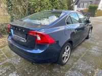 Gebraucht Volvo S60 Momentum 150 PS (110 kW) 2011 Blau Limousine