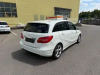 Gebraucht Mercedes B180 122 PS (89 kW) 2014 Weiß Kleinwagen